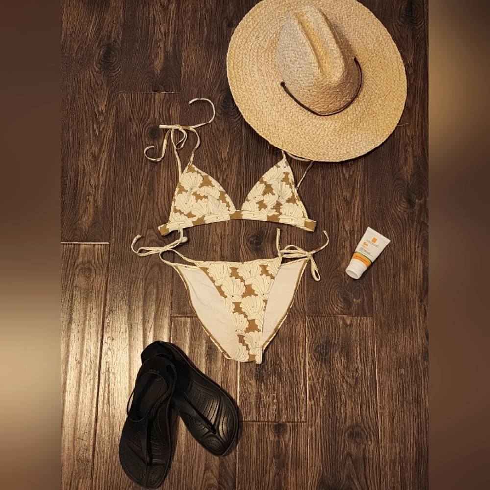 & Other Stories Shell Print Bikini- triangle top and side tie bottoms